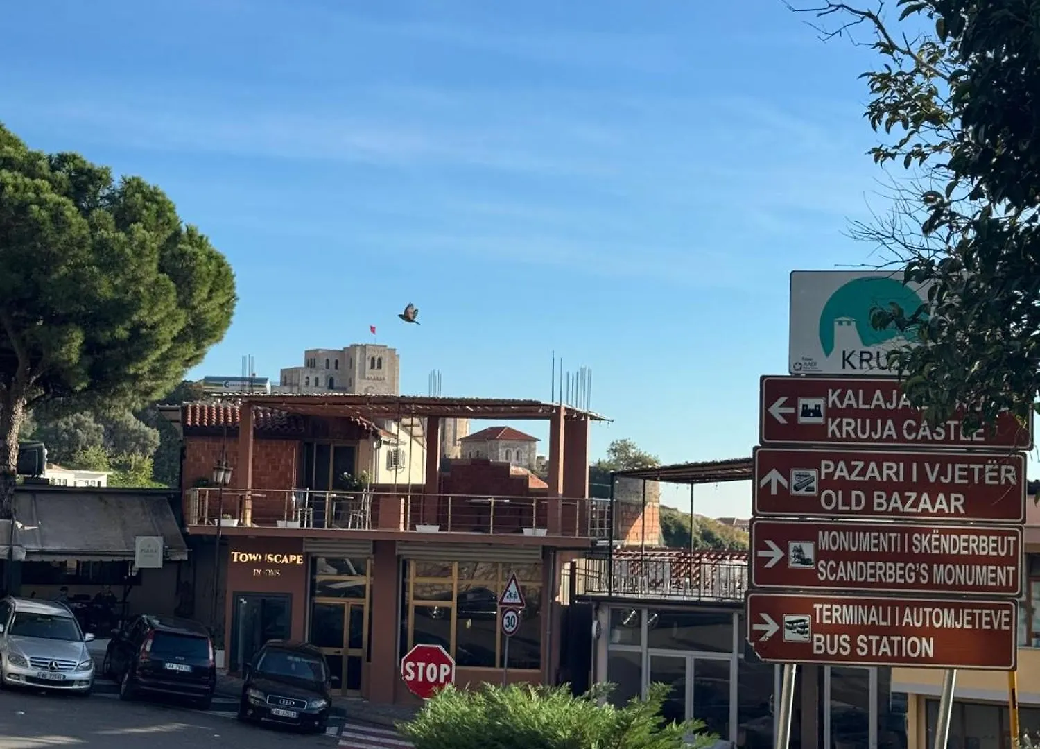Hotel Kruja Townscape Rooms