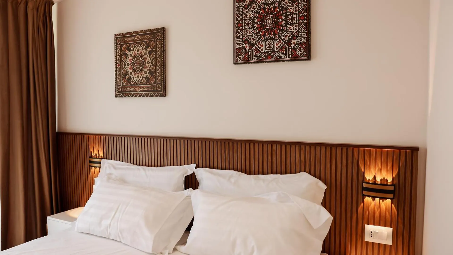 Hotel Kruja Townscape Rooms